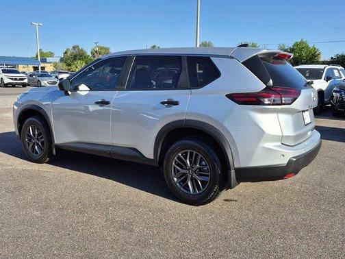 Brilliant Silver Metallic 2025 Nissan Rogue S