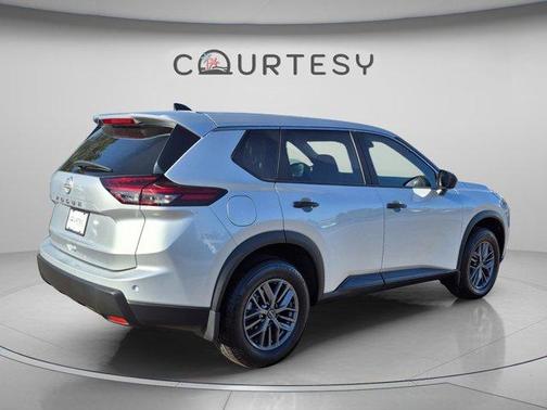 Brilliant Silver Metallic 2025 Nissan Rogue S