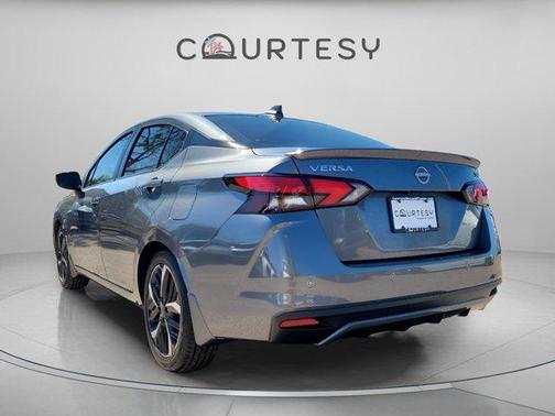 2025 Nissan Versa 1.6 SR