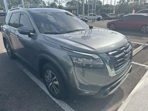 2024 Nissan Pathfinder SL 4WD