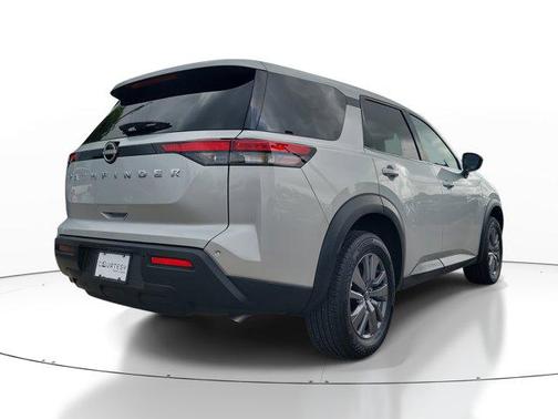 2024 Nissan Pathfinder S FWD