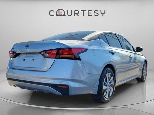 Brilliant Silver Metallic 2024 Nissan Altima 2.5 S