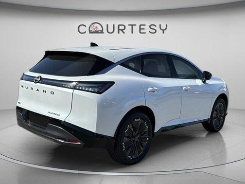Everest White P 2026 Nissan Murano Platinum