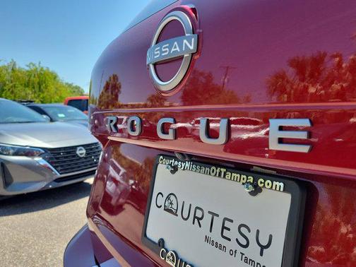 2025 Nissan Rogue SV