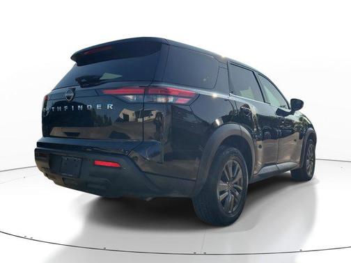 2022 Nissan Pathfinder S 2WD