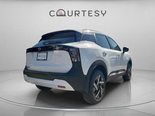 Fresh Powder 2026 Nissan Kicks SV