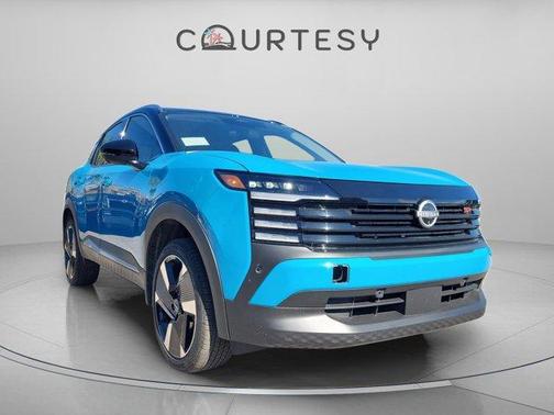 2t Ice Blk Roof 2026 Nissan Kicks SR