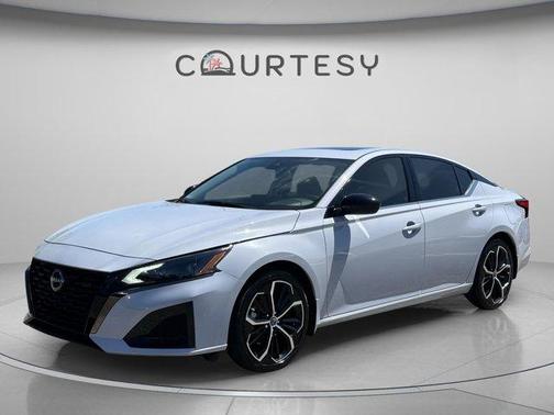 Gray Sky Pearl 2024 Nissan Altima 2.5 SR