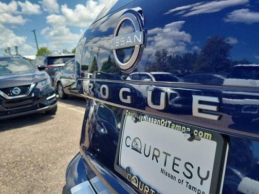 2025 Nissan Rogue SV