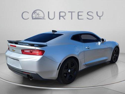 Silver Ice Metallic 2018 Chevrolet Camaro 1LT