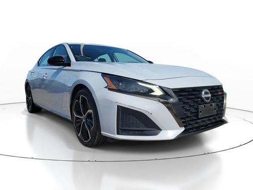 2023 Nissan Altima SR FWD