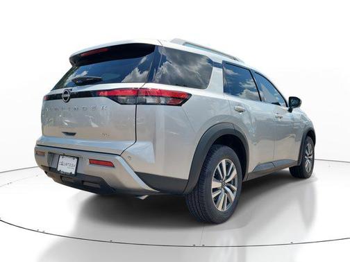 2025 Nissan Pathfinder SL FWD