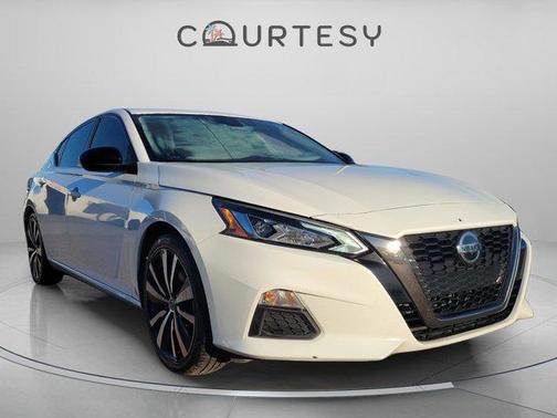 2022 Nissan Altima 2.5 SR