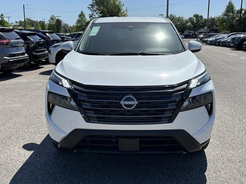 Everest White P 2026 Nissan Rogue SV