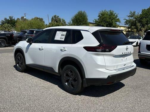 Everest White P 2026 Nissan Rogue SV