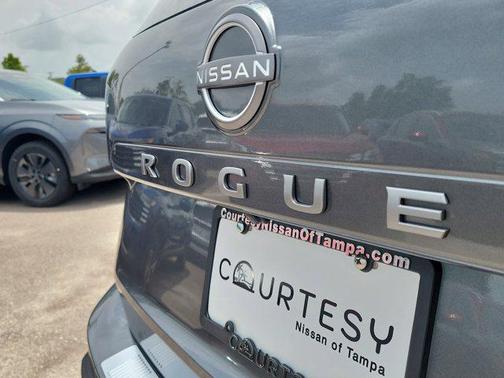 2025 Nissan Rogue SV