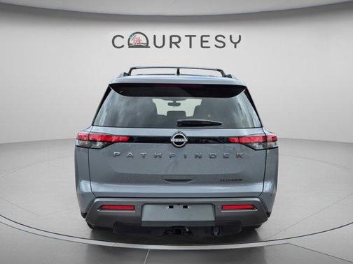 Boulder Gray Metallic 2026 Nissan Pathfinder Platinum