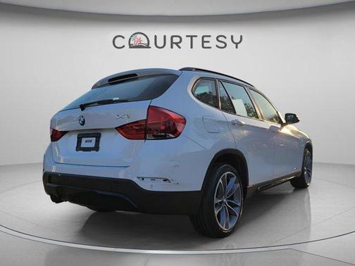 Alpine White 2015 BMW X1 sDrive28i