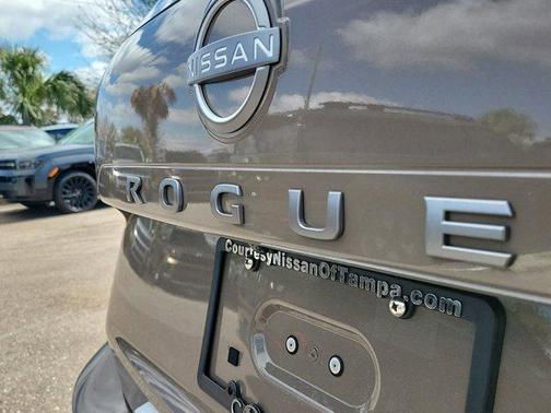 2025 Nissan Rogue SL