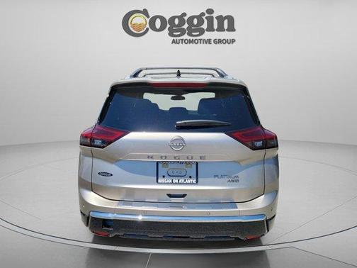 Champagne Silve 2026 Nissan Rogue Platinum