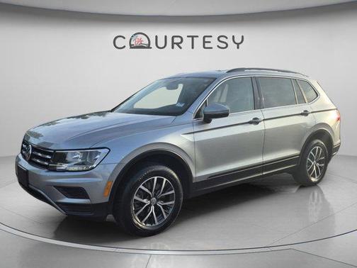 Pyrite Silver Metallic 2019 Volkswagen Tiguan 2.0T SE