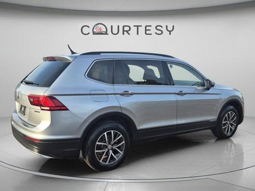 Pyrite Silver Metallic 2019 Volkswagen Tiguan 2.0T SE