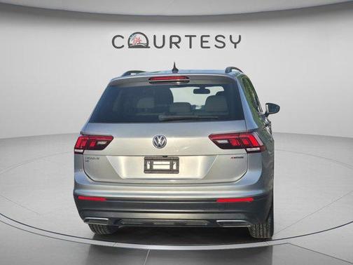Pyrite Silver Metallic 2019 Volkswagen Tiguan 2.0T SE