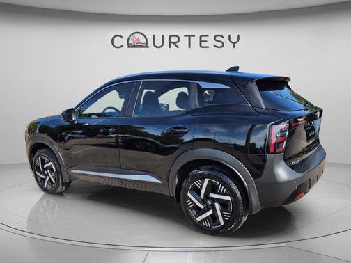 Super Black 2026 Nissan Kicks SV