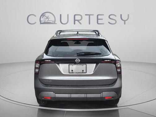 Gun Metallic 2027 Nissan Kicks SV