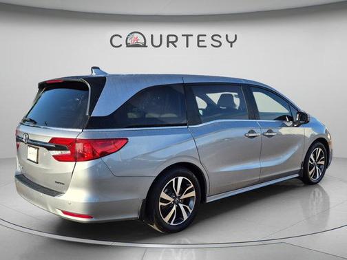Lunar Silver Metallic 2023 Honda Odyssey Touring
