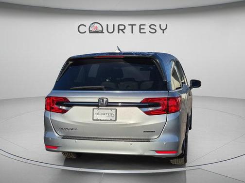 Lunar Silver Metallic 2023 Honda Odyssey Touring