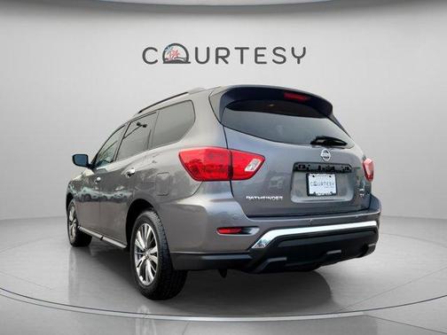 2020 Nissan Pathfinder SV