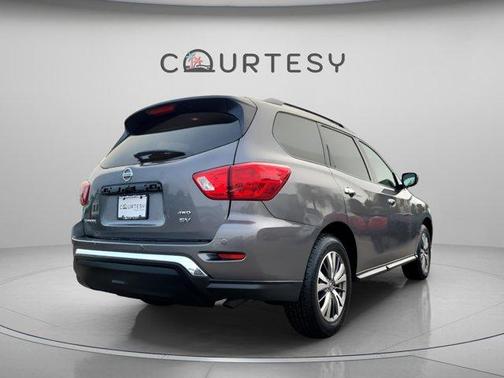 2020 Nissan Pathfinder SV