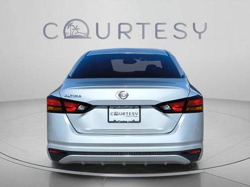 Brilliant Silver Metallic 2022 Nissan Altima 2.5 S