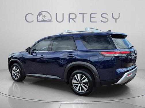 Deep Ocean Blue 2023 Nissan Pathfinder SL