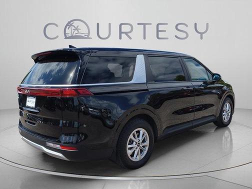 Aurora Black Pearl 2023 Kia Carnival LX