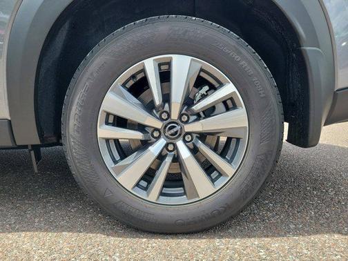 2025 Nissan Pathfinder SL 4WD
