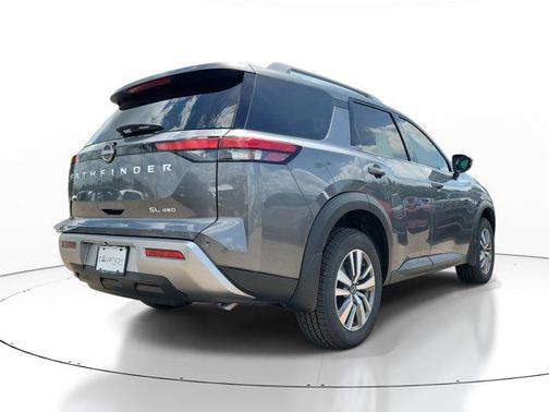 2025 Nissan Pathfinder SL 4WD