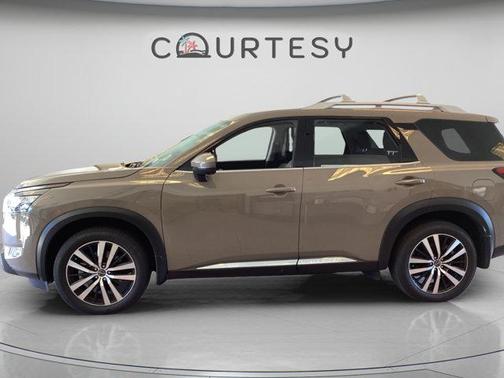 Baja Storm 2025 Nissan Pathfinder Platinum