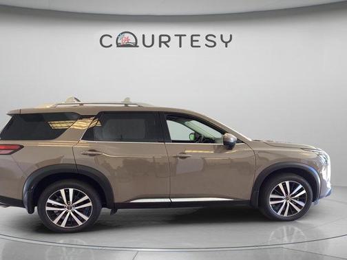Baja Storm 2025 Nissan Pathfinder Platinum
