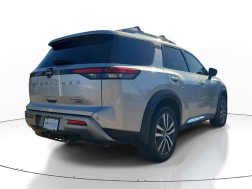 2022 Nissan Pathfinder Platinum 4WD