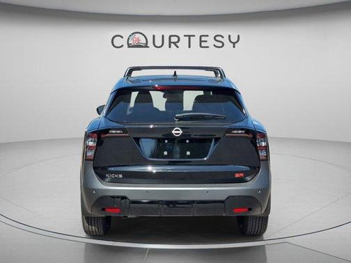 Super Black 2026 Nissan Kicks SR