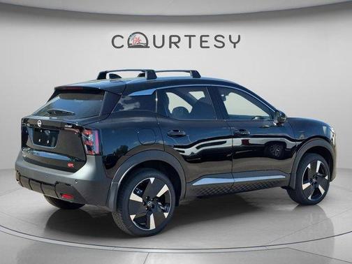 Super Black 2026 Nissan Kicks SR