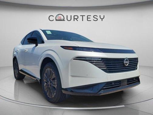 Everest White P 2026 Nissan Murano Platinum
