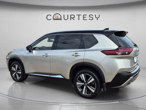Brilliant Silver / Black 2021 Nissan Rogue Platinum