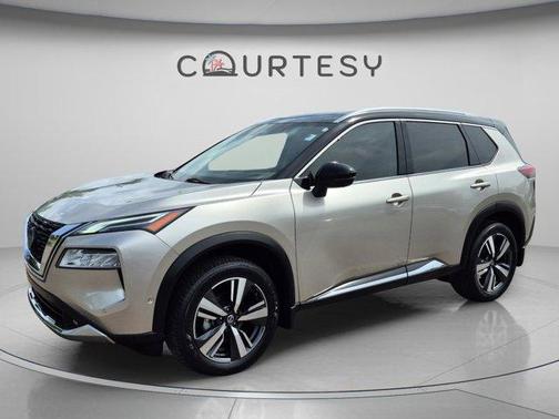 Brilliant Silver / Black 2021 Nissan Rogue Platinum