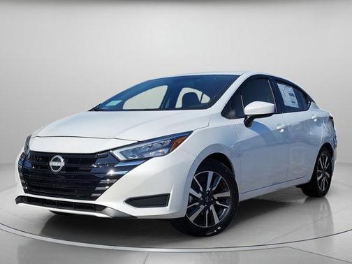 Aspen White 2025 Nissan Versa 1.6 SV