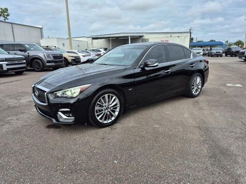Black 2018 INFINITI Q50 3.0t LUXE