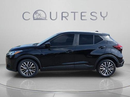Super Black 2023 Nissan Kicks SV