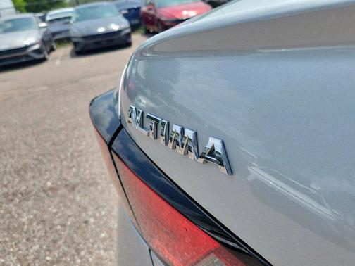 2022 Nissan Altima S FWD